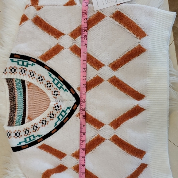 Anthropologie's Entro Pullover V-neck Aztec Print Sweater - Picture 5 of 10